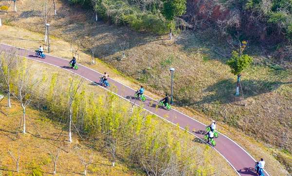 永安行共享助力車騎進茅山