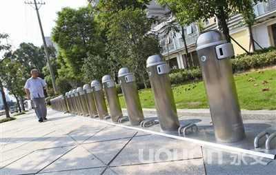 溫州市區公共自行車服務點鎖車柱率先亮相