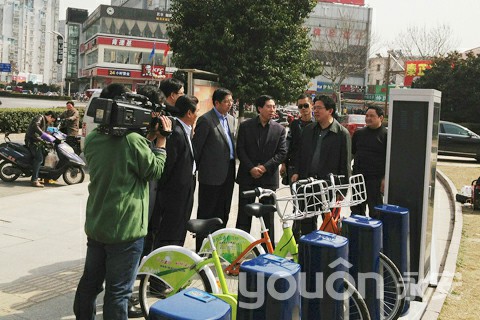 鎮江公共自行車停放點開裝  千輛自行車投運
