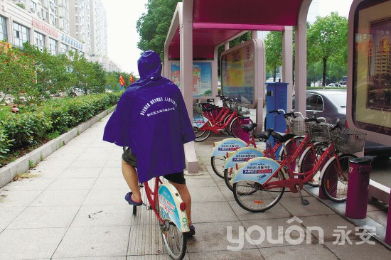 椒江這位達人寸步離不開公共自行車